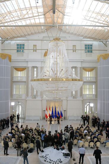 Встреча президента РФ В. Путина с президентом Австрии А. ван дер Белленом