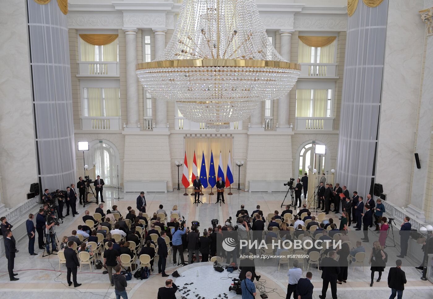Встреча президента РФ В. Путина с президентом Австрии А. ван дер Белленом