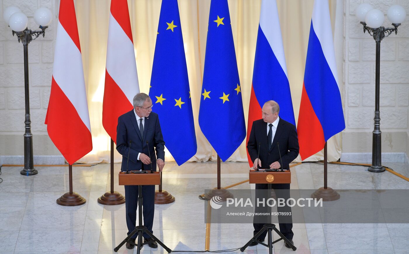 Встреча президента РФ В. Путина с президентом Австрии А. ван дер Белленом