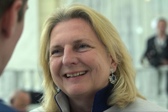 Встреча президента РФ В. Путина с президентом Австрии А. ван дер Белленом