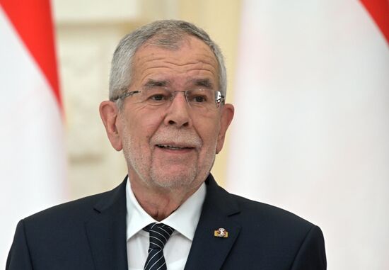 Встреча президента РФ В. Путина с президентом Австрии А. ван дер Белленом