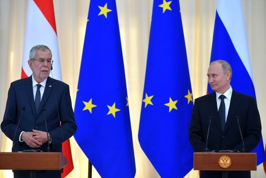 Встреча президента РФ В. Путина с президентом Австрии А. ван дер Белленом
