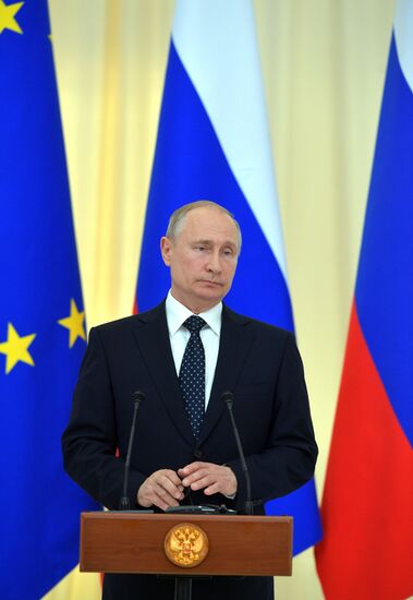 Встреча президента РФ В. Путина с президентом Австрии А. ван дер Белленом