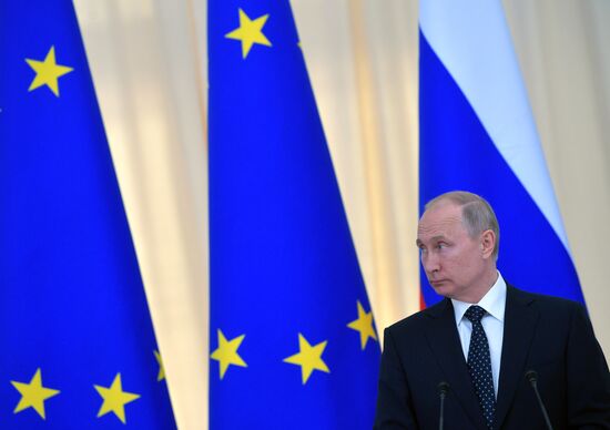 Встреча президента РФ В. Путина с президентом Австрии А. ван дер Белленом