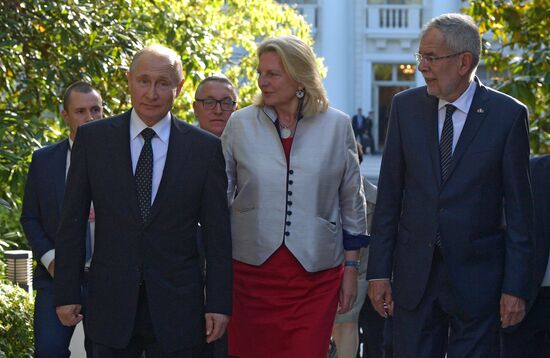 Встреча президента РФ В. Путина с президентом Австрии А. ван дер Белленом