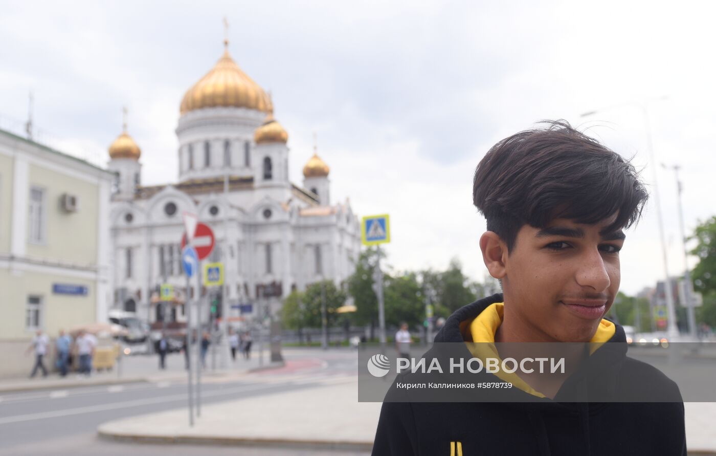 Иракский мальчик Касим Алькадим в Москве