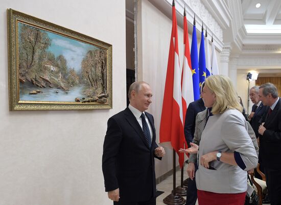 Встреча президента РФ В. Путина с президентом Австрии А. ван дер Белленом