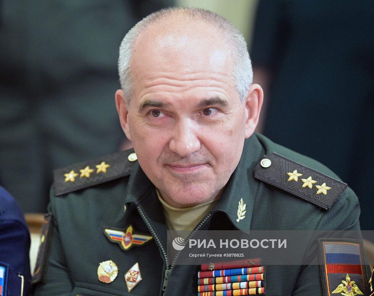 Президент РФ В. Путин провел совещание по вопросам военной авиации