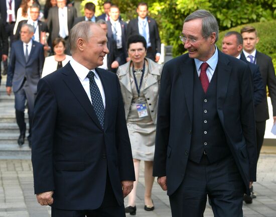 Встреча президента РФ В. Путина с президентом Австрии А. ван дер Белленом