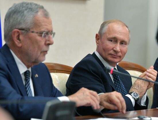Встреча президента РФ В. Путина с президентом Австрии А. ван дер Белленом