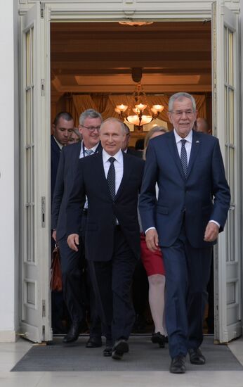Встреча президента РФ В. Путина с президентом Австрии А. ван дер Белленом