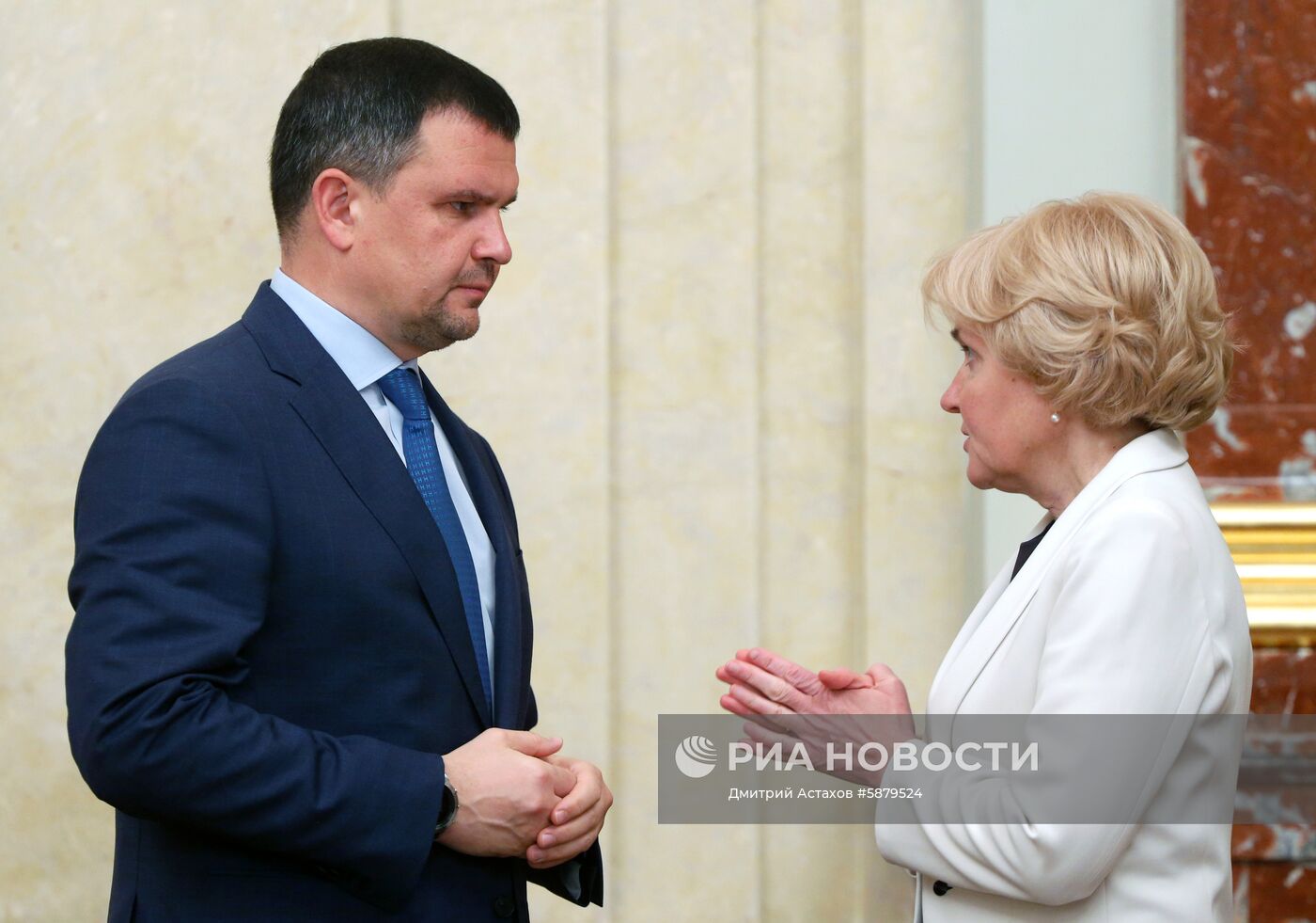 Премьер-министр РФ Д. Медведев провел заседание правительства РФ