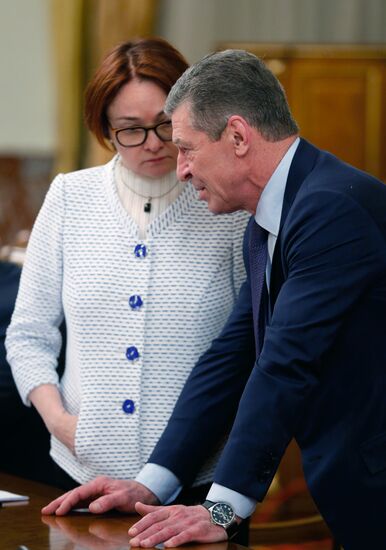 Премьер-министр РФ Д. Медведев провел заседание правительства РФ