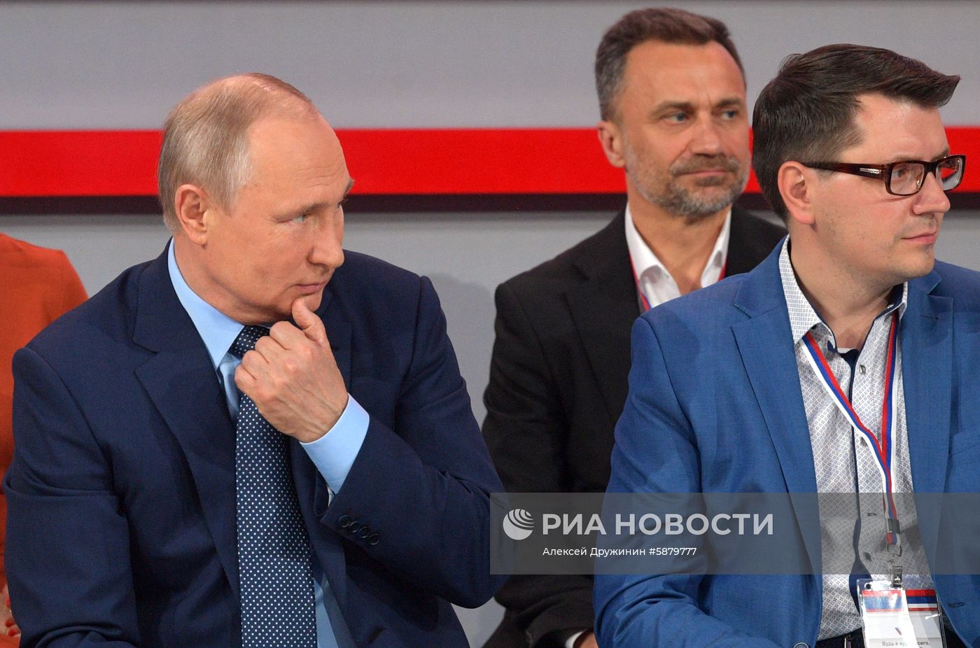 Президент РФ В. Путин посетил медиафорум ОНФ "Правда и справедливость"