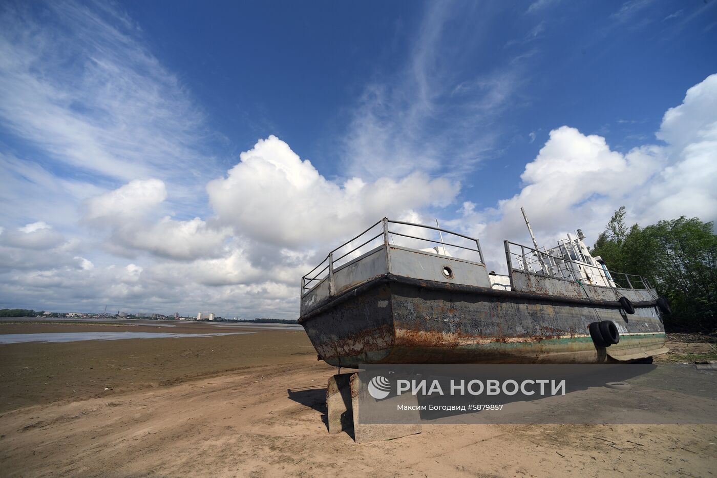 Понижение уровня воды в Волге