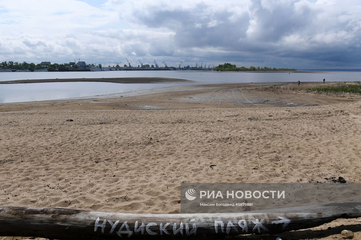 Понижение уровня воды в Волге