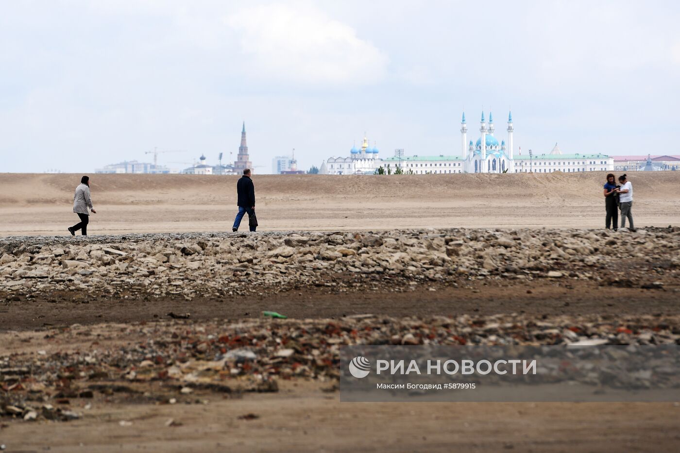 Понижение уровня воды в Волге