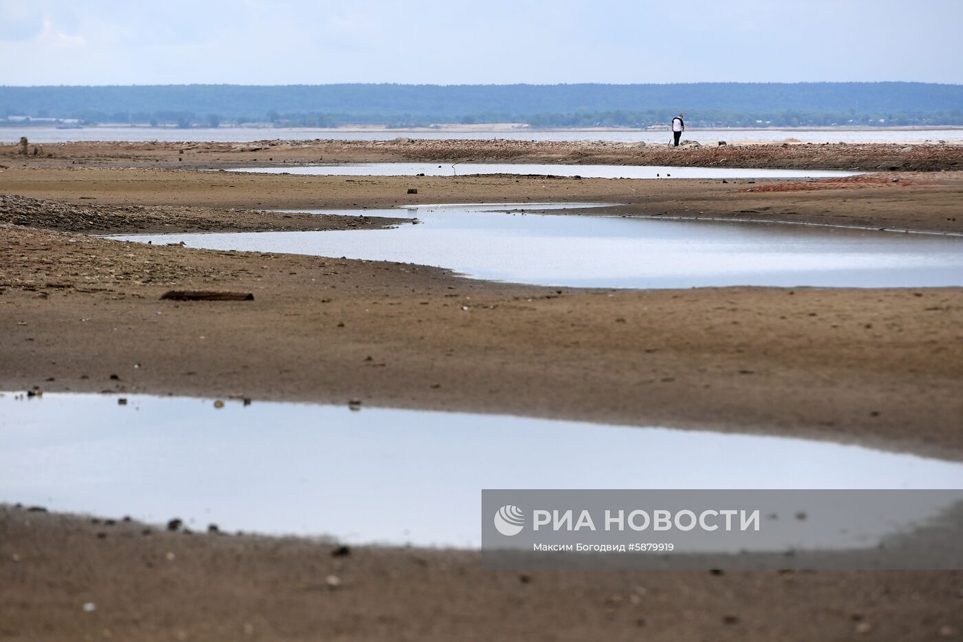 Понижение уровня воды в Волге