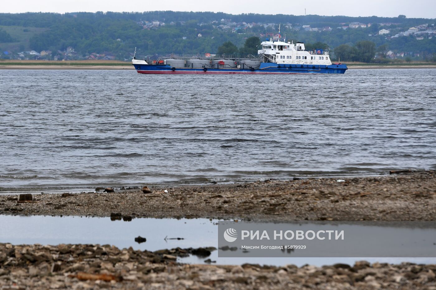 Понижение уровня воды в Волге