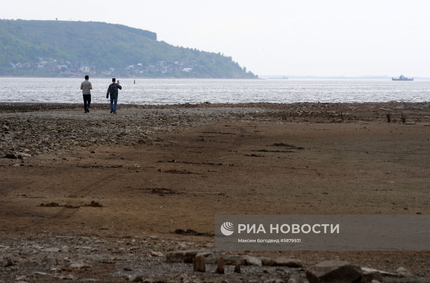 Понижение уровня воды в Волге