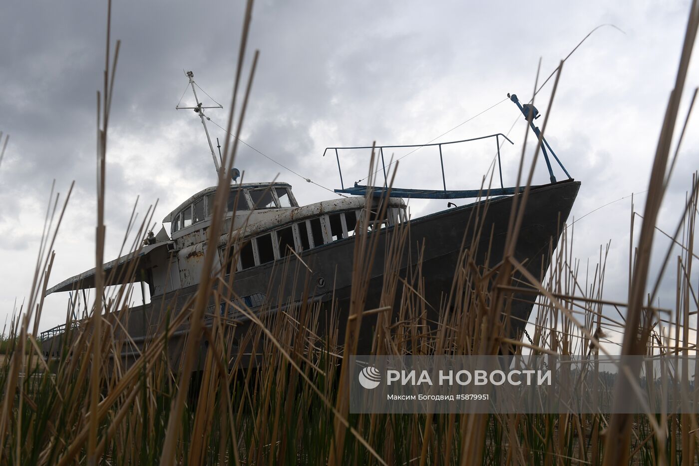 Понижение уровня воды в Волге