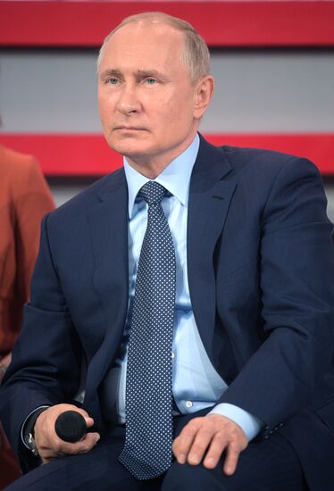 Президент РФ В. Путин посетил медиафорум ОНФ "Правда и справедливость"