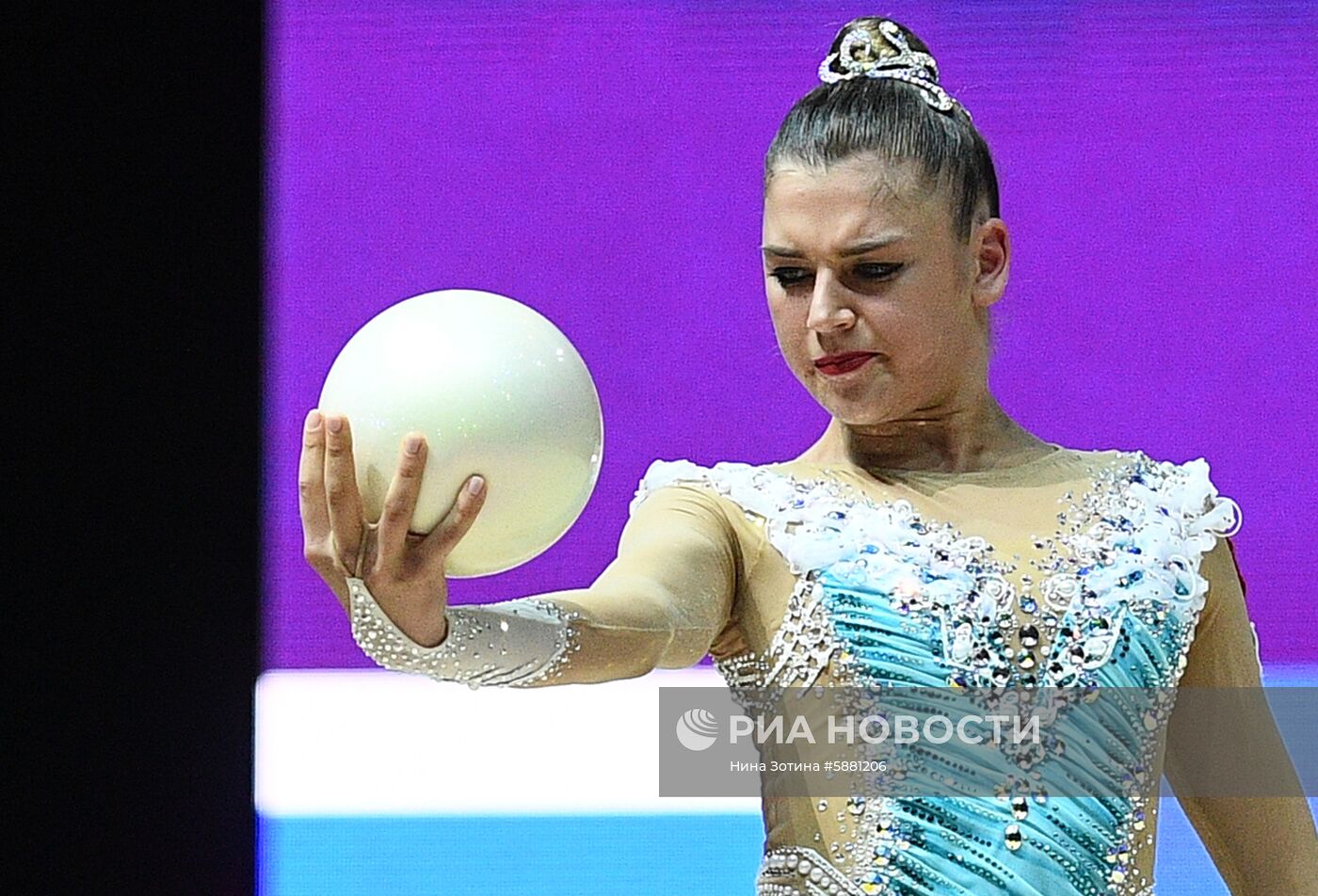 Художественная гимнастика. Чемпионат Европы. Первый день