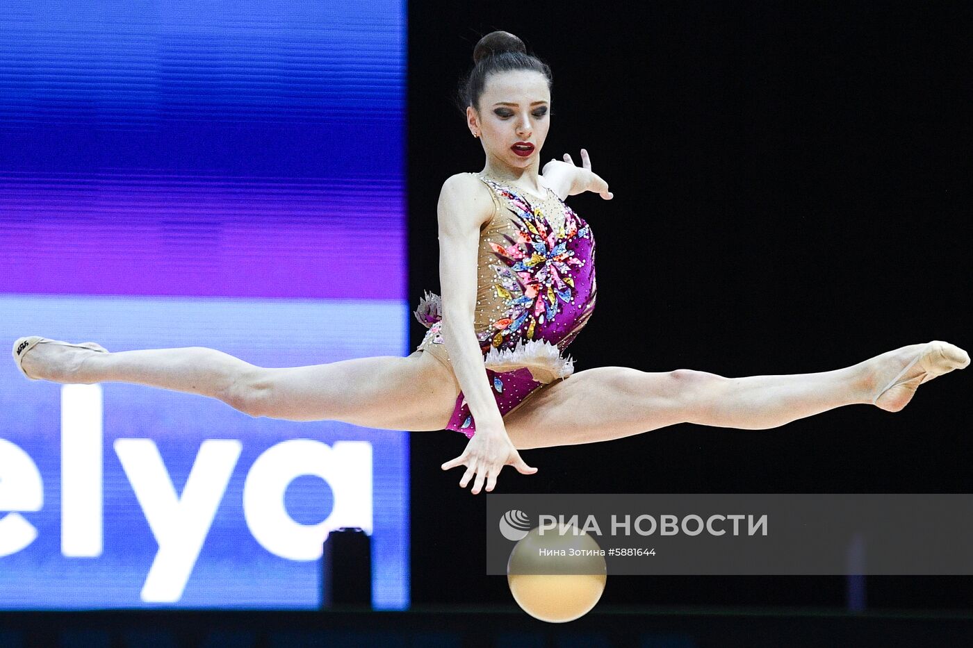 Художественная гимнастика. Чемпионат Европы. Первый день