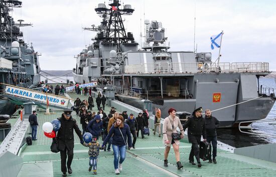 Торжественная встреча корабля "Североморск"