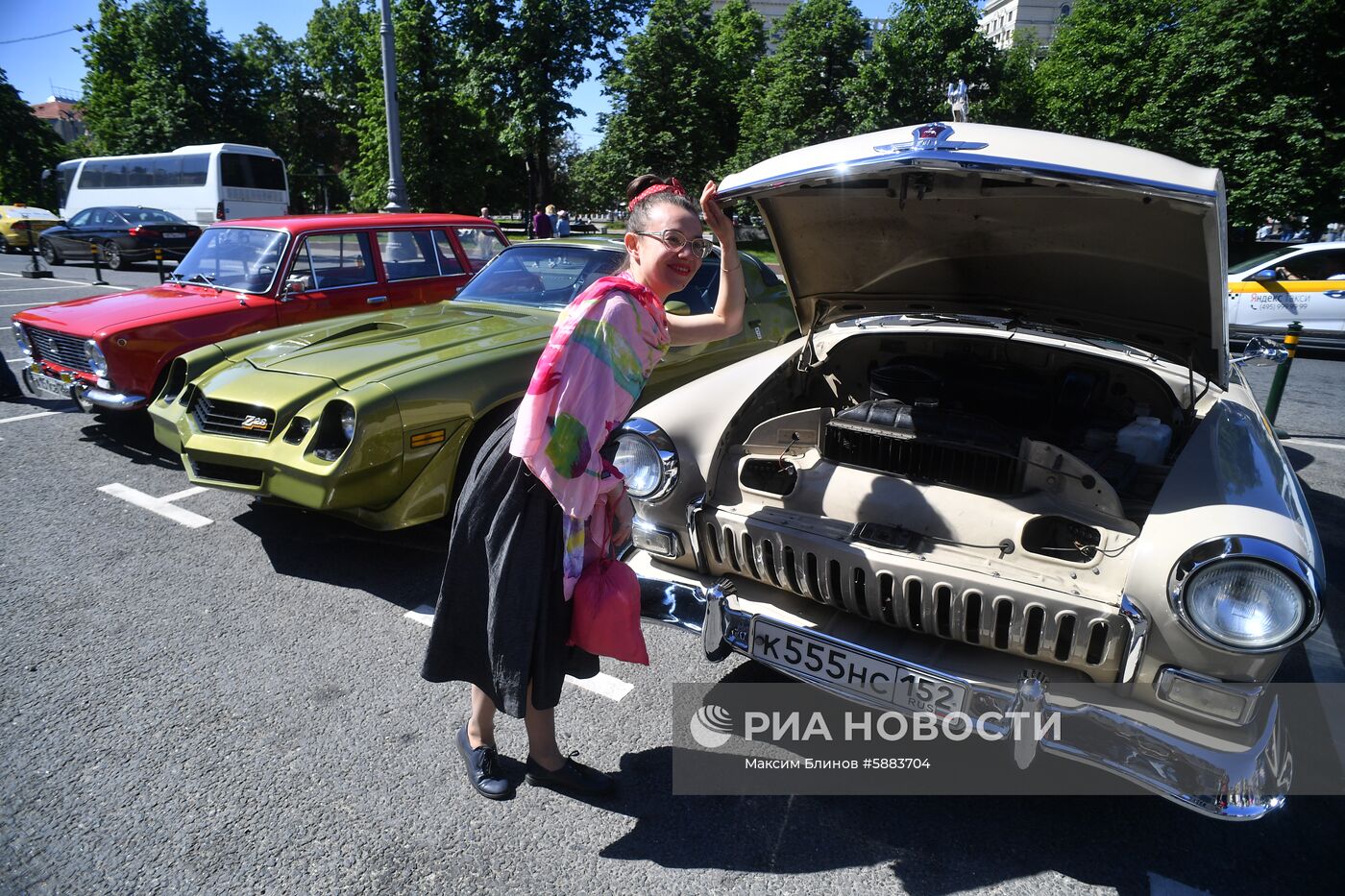 Ралли классических ретро-автомобилей в Москве