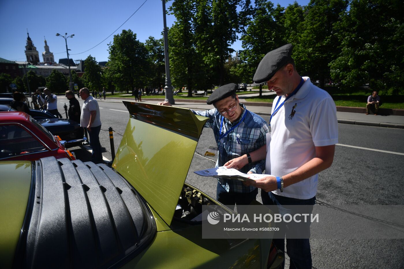 Ралли классических ретро-автомобилей в Москве