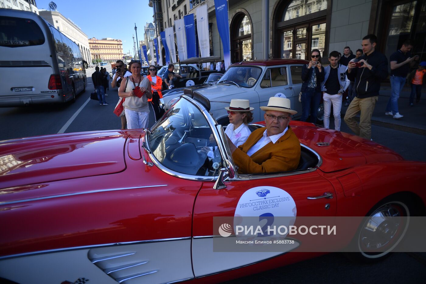 Ралли классических ретро-автомобилей в Москве