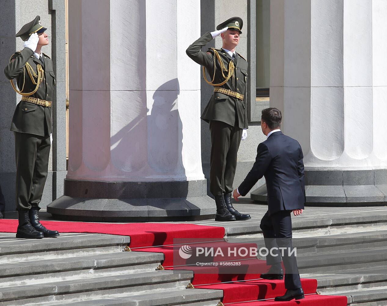 Инаугурация избранного президента Украины В. Зеленского