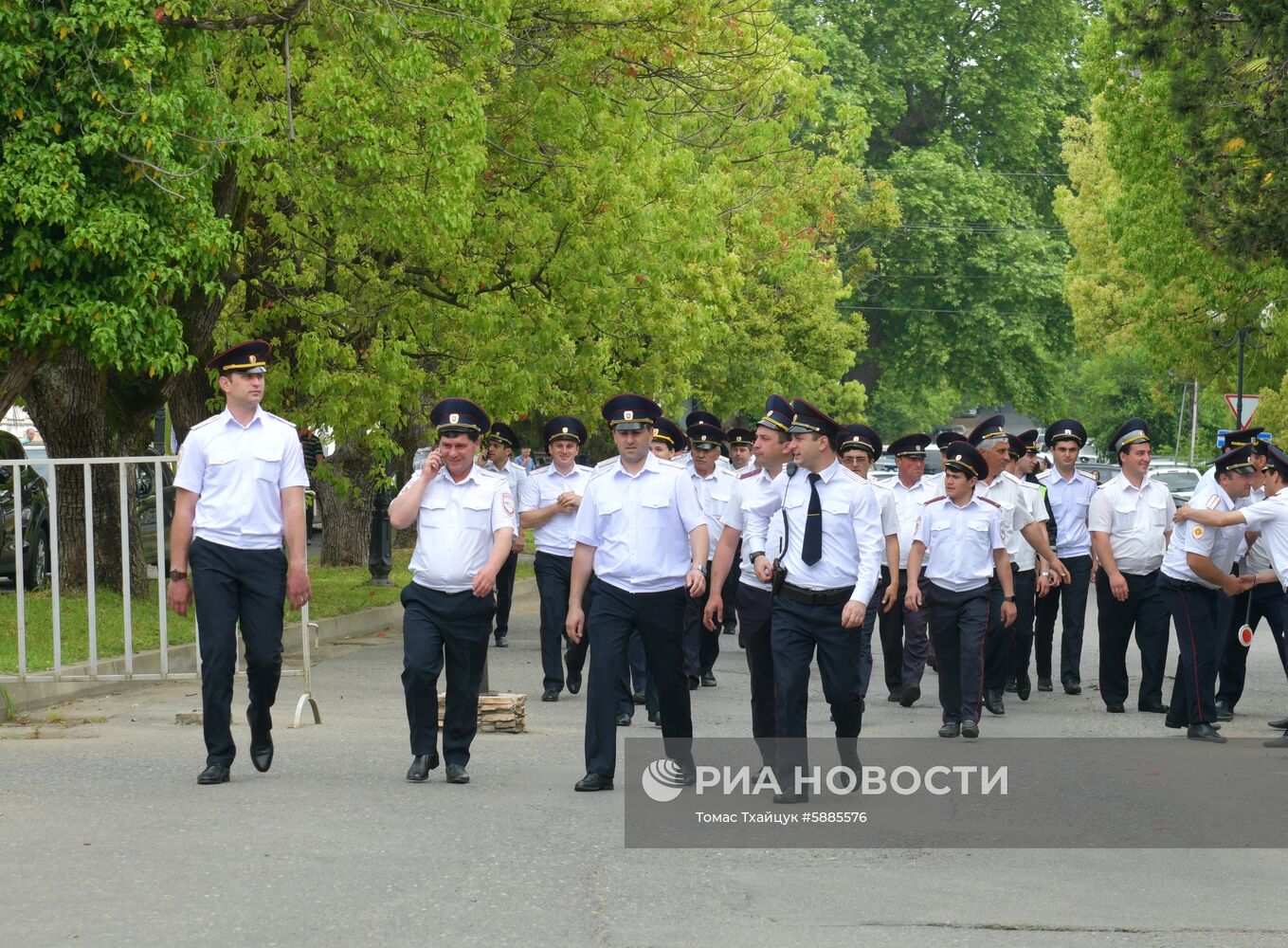 Митинг в Сухуме с требованием переноса даты президентских выборов