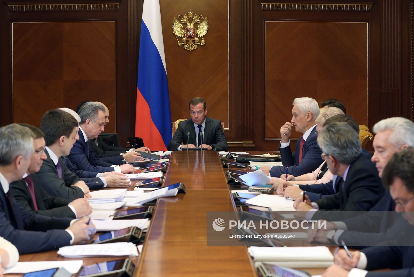 Премьер-министр РФ Д. Медведев провел заседание президиума Совета при президенте РФ по стратегическому развитию и национальным проектам 