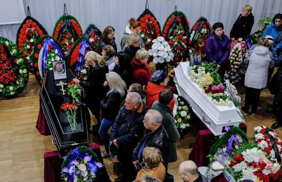 Прощание с погибшими в катастрофе SSJ100 жителями Мурманской области