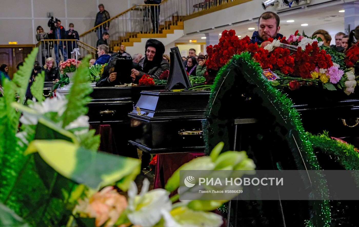 Прощание с погибшими в катастрофе SSJ100 жителями Мурманской области