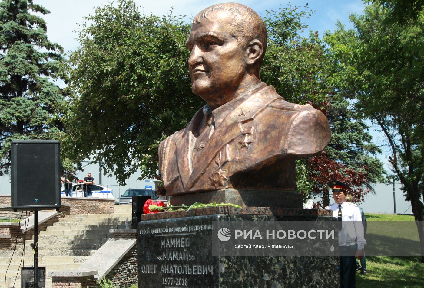 Открытие памятника О. Мамиеву в Донецке