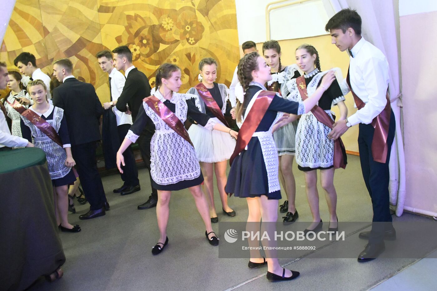 Последний звонок в регионах России