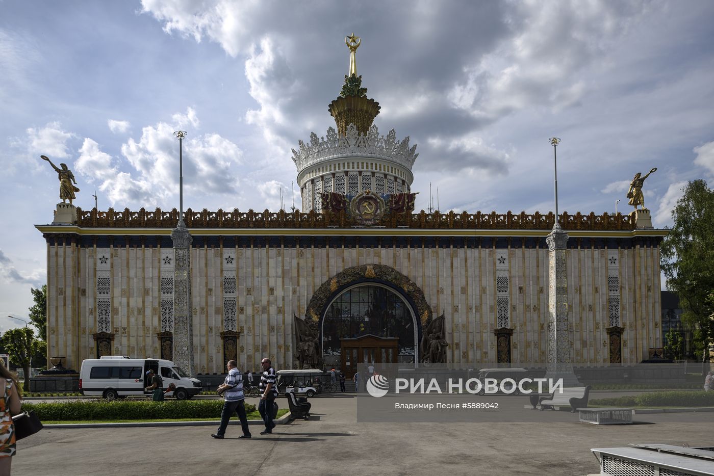 Павильон "Земледелие" на ВДНХ после реставрации