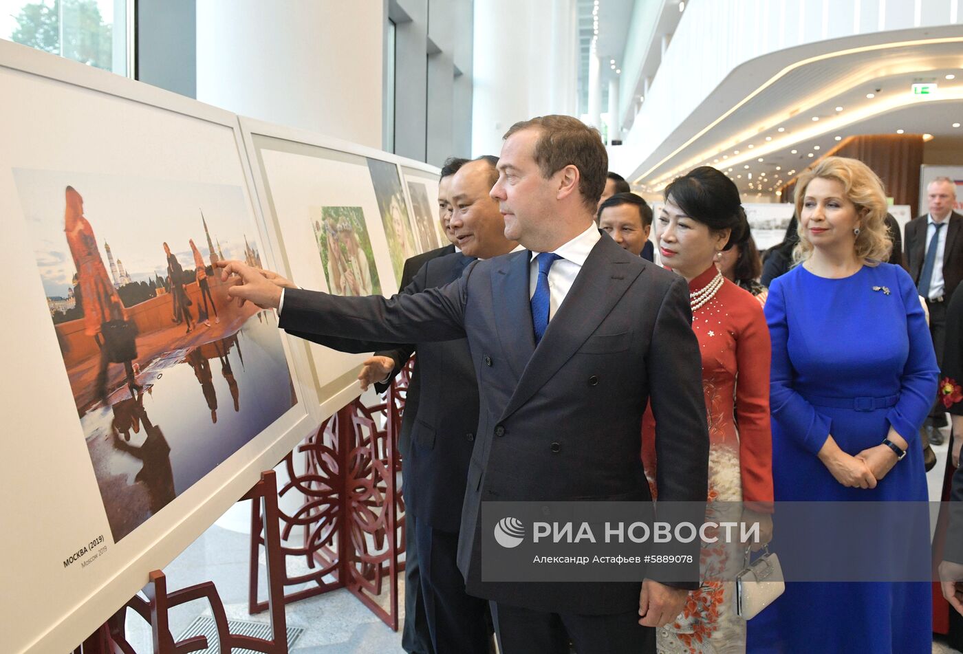 Премьер-министр РФ Дмитрий Медведев провел переговоры с премьер-министром Вьетнама Нгуен Суан Фуком