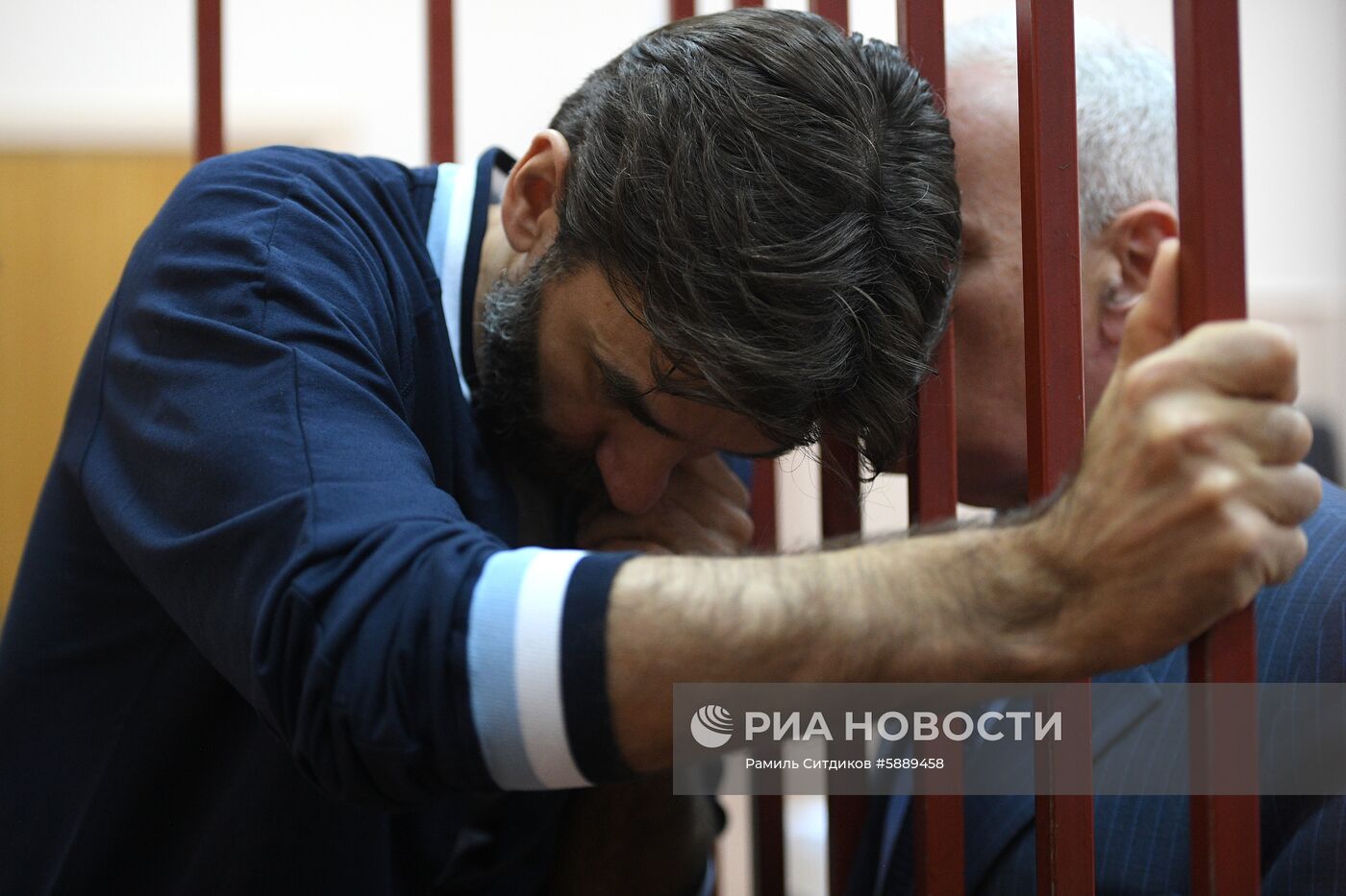 Рассмотрение ходатайства следствия о продлении ареста М. Абызову 