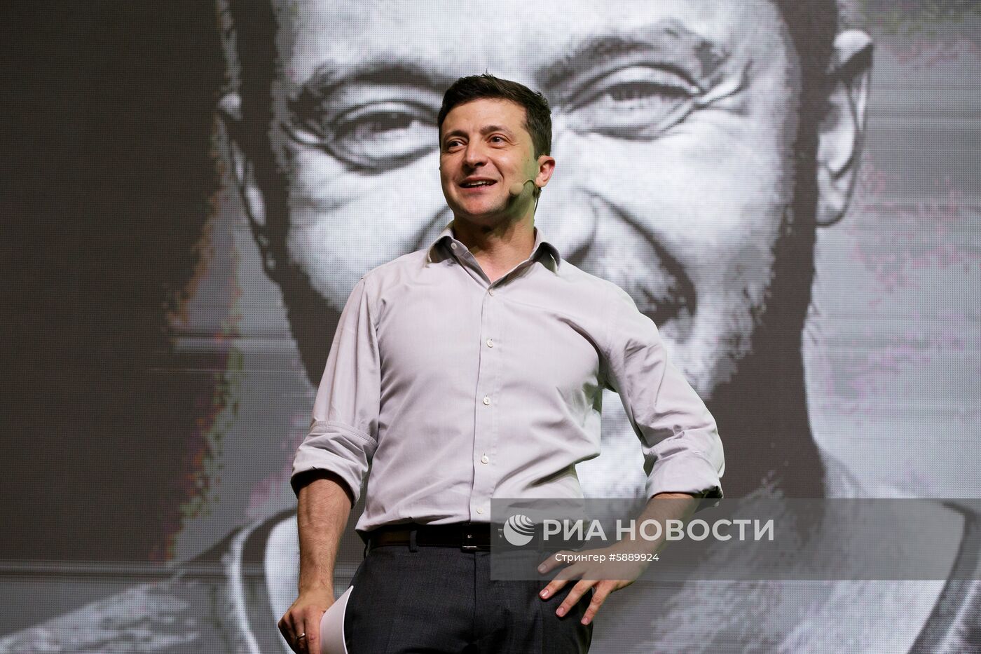 Выступление президента Украины В. Зеленского на iForum-2019 в Киеве