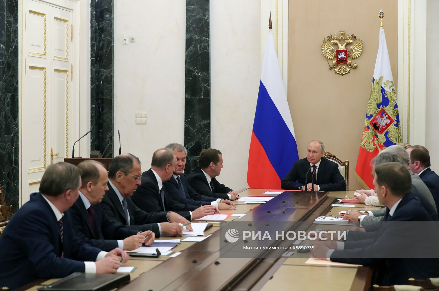 Президент РФ В. Путин провел заседание Совбеза РФ