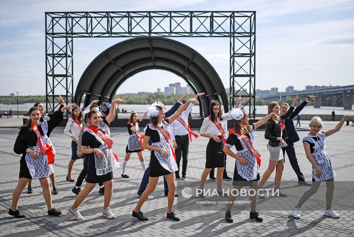 Последний звонок в регионах России