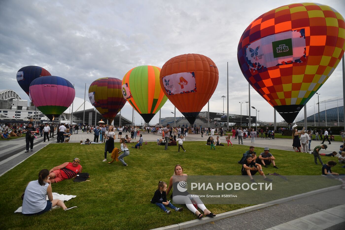 Фестиваль аэростатов, посвященный переходу на цифровое телевещание