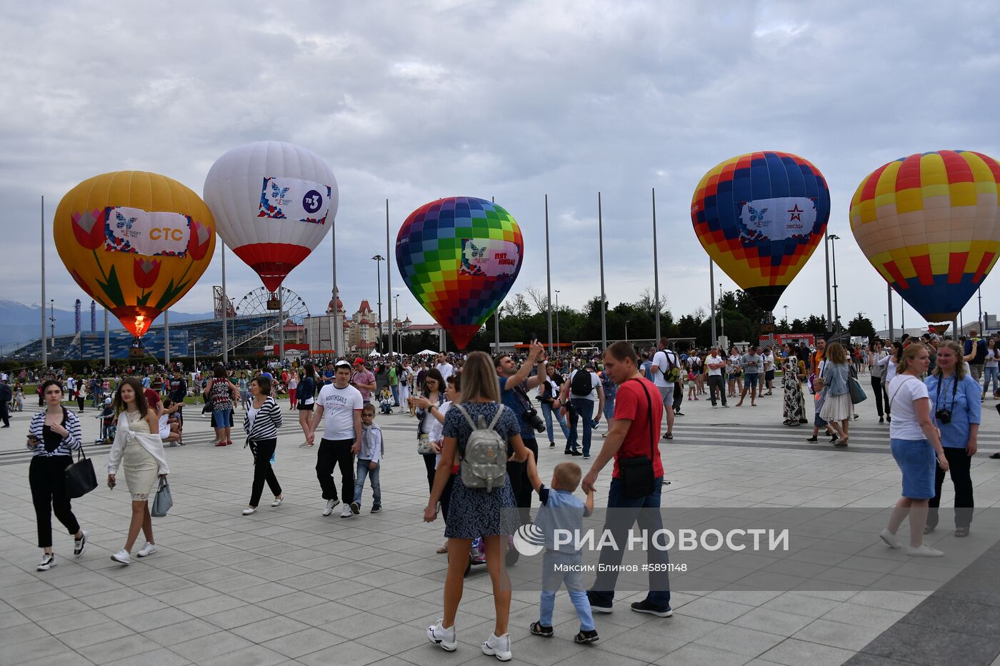 Фестиваль аэростатов, посвященный переходу на цифровое телевещание