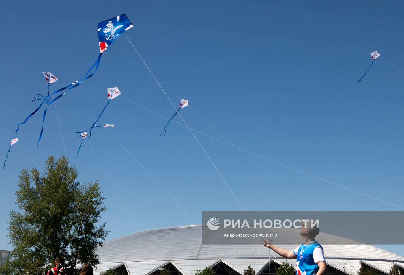 Запуск "цифровых змеев" в городах России