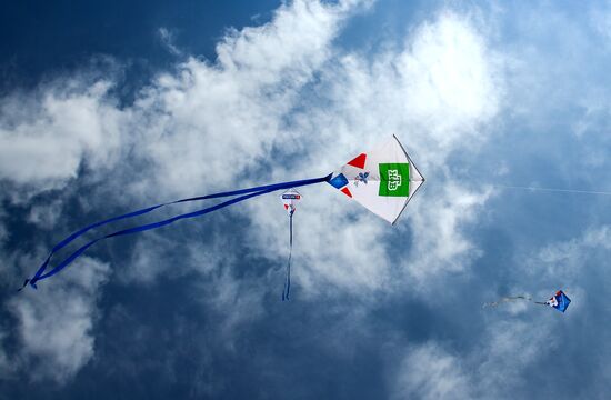 Запуск "цифровых змеев" в городах России