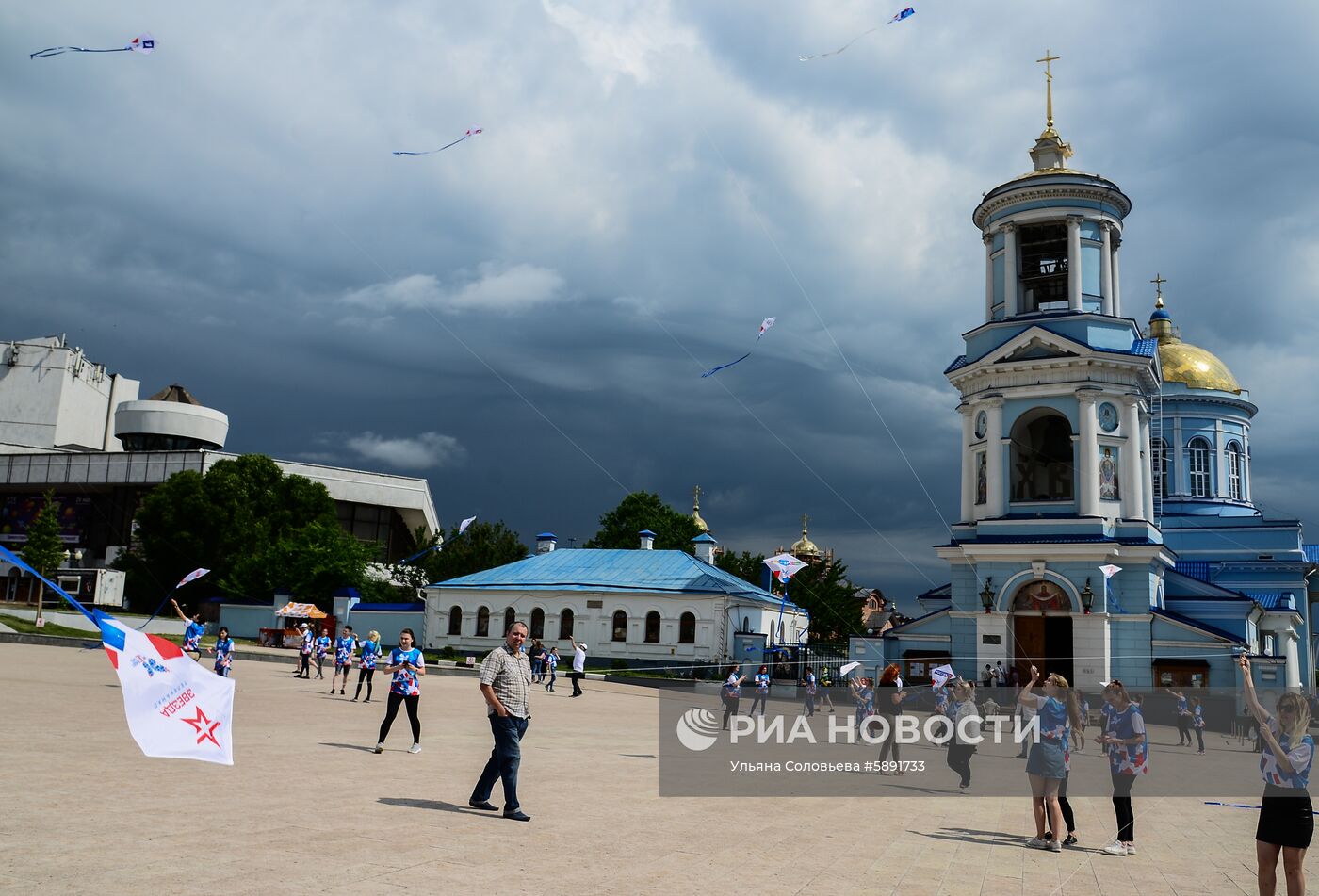 Запуск "цифровых змеев" в городах России